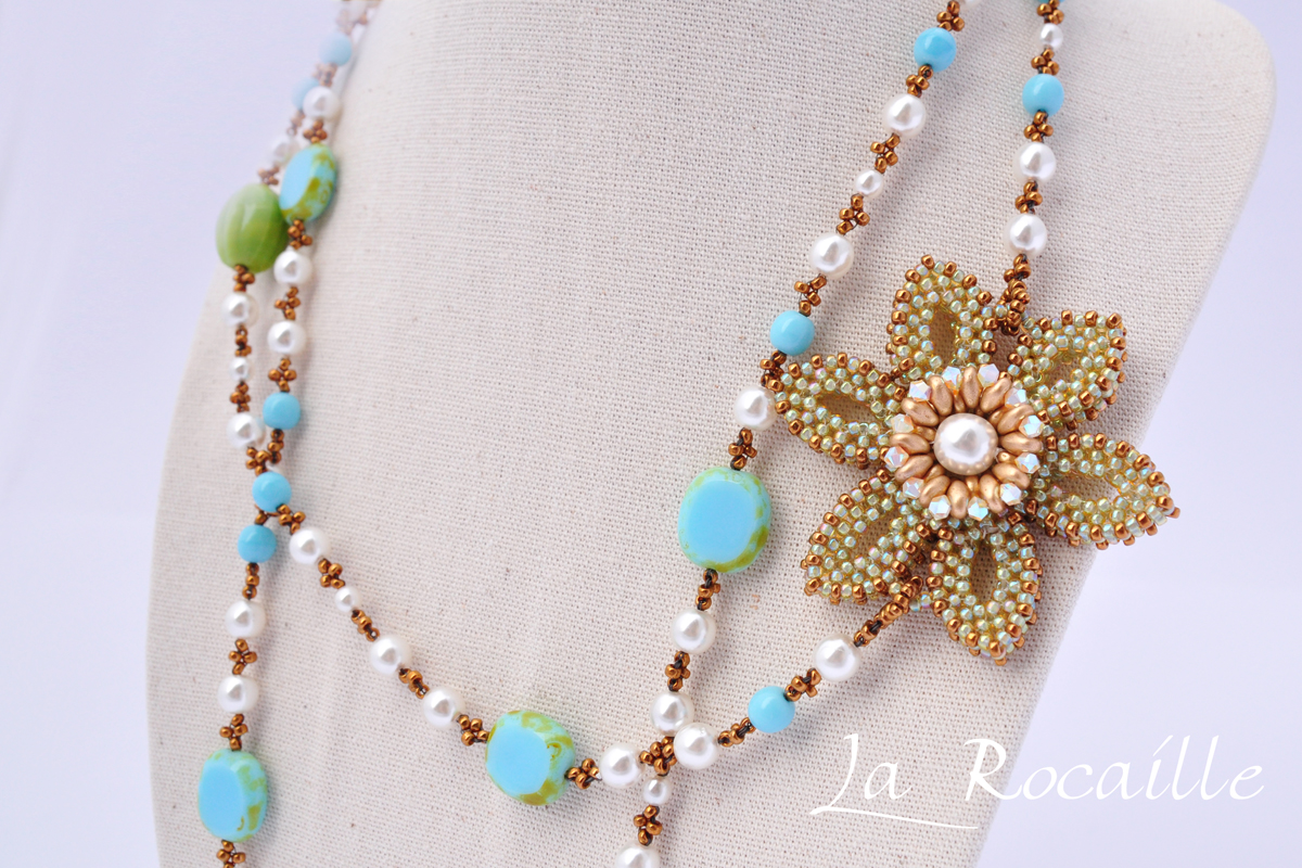 Necklace with Narcis Pendant